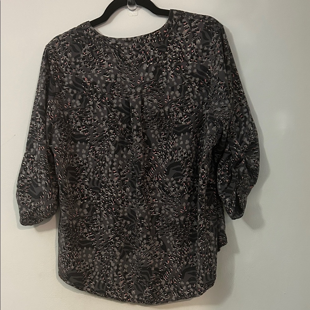 Torrid Black and Gray Patterned Blouse - Picture 8 of 8
